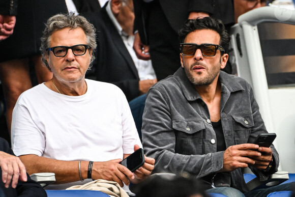 Il était avec son papa
Maxim Nucci (Yodelice) et son père en tribunes lors de la finale de rugby Top 14 opposant le Stade Toulousain Rugby (Toulouse) au Stade Rochelais (La Rochelle) au Stade de France à Saint-Denis, Seine Saint-Denis, le 17 juin 2023. Toulouse a gagné 29-26. © Matthieu Mirville/Bestimage 