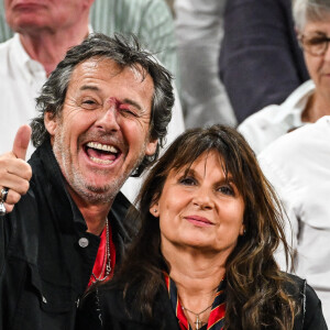 Elle va rejoindre TF1
Jean-Luc Reichmann avec sa femme Nathalie Lecoultre et François Berléand en tribunes lors de la finale de rugby Top 14 opposant le Stade Toulousain Rugby (Toulouse) au Stade Rochelais (La Rochelle) au Stade de France à Saint-Denis, Seine Saint-Denis, le 17 juin 2023. Toulouse a gagné 29-26. © Matthieu Mirville/Bestimage 