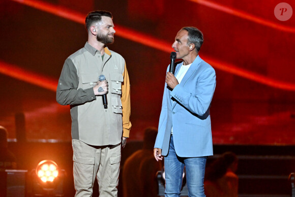 Exclusif - Keen'V et Nikos Aliagas - Enregistrement de l'émission "Les chansons de l'été" dans les Arènes de Nîmes, diffusée le 17 juin 2023 sur TF1. © Bruno Bebert-Christophe Clovis / Bestimage