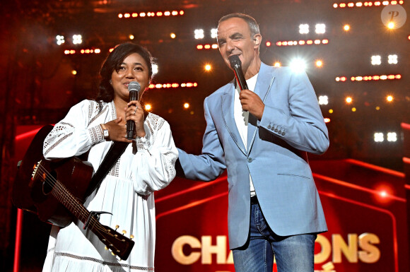 Exclusif - Anisha Jo et Nikos Aliagas - Enregistrement de l'émission "Les chansons de l'été" dans les Arènes de Nîmes, diffusée le 17 juin 2023 sur TF1. © Bruno Bebert-Christophe Clovis / Bestimage