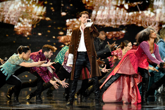 Exclusif - La troupe de la comédie musicale Molière l'Opéra Urbain - Enregistrement de l'émission "Les chansons de l'été" dans les Arènes de Nîmes, diffusée le 17 juin 2023 sur TF1. © Bruno Bebert-Christophe Clovis / Bestimage