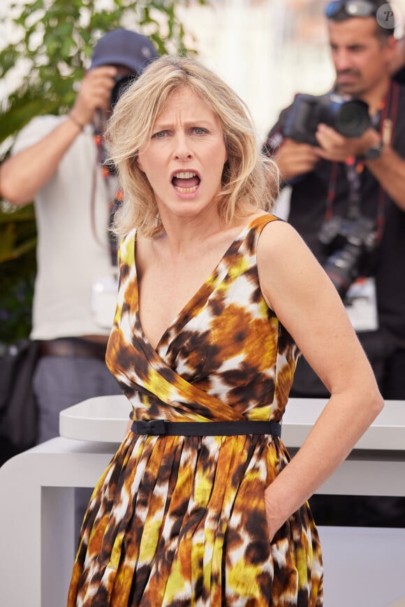 Karin Viard au photocall du film "Une nuit" (Un certain regard) lors du 76ème Festival International du Film de Cannes, le 26 mai 2023. © Jacovides / Moreau / Bestimage 