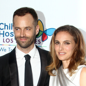 Natalie Portman (habillée en Dior) et son mari Benjamin Millepied - Gala "Noche De Ninos" organisé par l'hôpital des enfants de Los Angeles, le 11 octobre 2014.