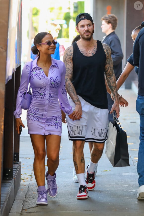 Exclusif - Christina Milian fait du shopping avec sa fille Violet et son mari Matt Pokora (M. Pokora) à Los Angeles le 6 avril 2022. Veuillez flouter le visage de l'enfant avant publication 