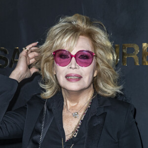 Info du 08/01.2022 ( Amanda Lear opérée du coeur avec succès en Suisse) - Amanda Lear - Photocall du défilé de mode PAP printemps-été 2020 "Saint Laurent" à Paris. Le 24 septembre 2019 © Olivier Borde / Bestimage 