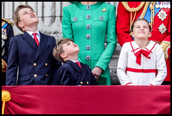 Le prince George, le prince Louis, la princesse Charlotte de Galles - La famille royale d'Angleterre sur le balcon du palais de Buckingham lors du défilé "Trooping the Colour" à Londres. Le 17 juin 2023