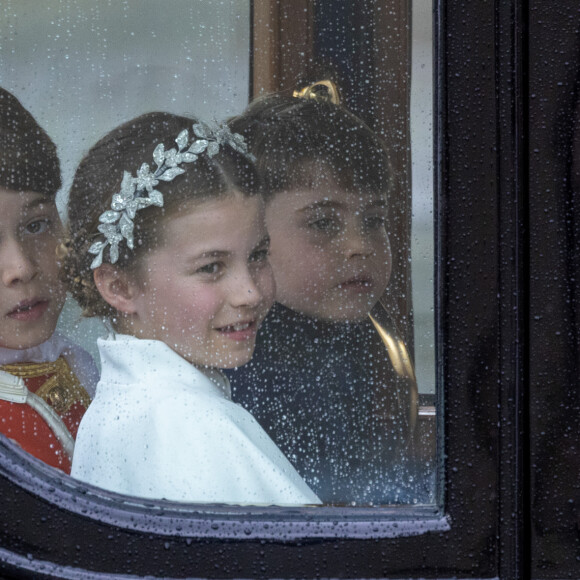La princesse Charlotte de Galles, Le prince George de Galles, Le prince Louis de Galles, - Sortie de la cérémonie de couronnement du roi d'Angleterre à l'abbaye de Westminster de Londres, Royaume Uni, le 6 mai 2023. 