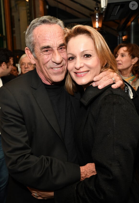 Thierry Ardisson et sa femme Audrey Crespo-Mara - Laurent Baffie fête son succès littéraire "1 Million de livres vendus" aux Deux Magots à Paris le 8 mars 2023. © Veeren/Bestimage 