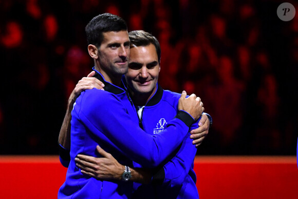 "Je pense que ce qu'a fait Novak est incroyable", a déclaré le Suisse
 
Roger Federer (Sui) et Novak Djokovic (Ser) - Tournoi de tennis Laver Cup à l'O2 Arena de Londres, Grete-Bretagne, le 25 septembre 2022.