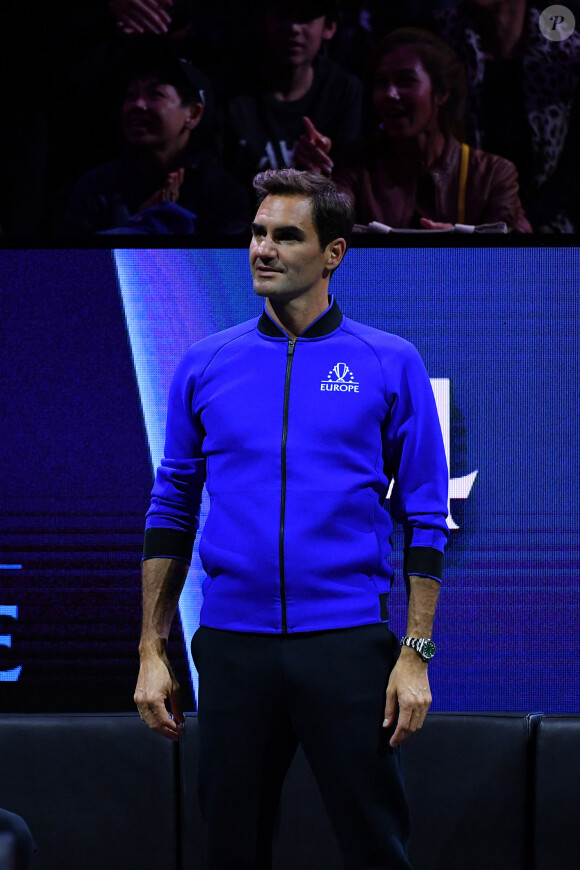 Roger Federer (Sui) - Novak Djokovic renoue avec la victoire face à Tiafoe (6-1, 6/3) lors de la Laver Cup à l'O2 Arena de Londres le 24 septembre 2022. Novak a aussi rendu son hommage à Roger Federer. Après la rencontre, le Serbe a remercié le Bâlois pour lui avoir permis de vivre ce moment à ses côtés, qualifiant même la soirée d'adieux comme l'un des plus beaux moments de sa vie. © Antoine Couvercelle / Panoramic / Bestimage