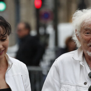 Hugues Aufray et sa compagne Muriel - Obsèques de Jean-Paul Belmondo en en l'église Saint-Germain-des-Prés, à Paris le 10 septembre 2021. © Cyril Moreau / Bestimage