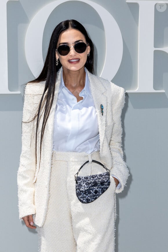 Demi Moore était très élégante ce vendredi pour le défilé Dior.
Demi Moore - Les célébrités au défilé Dior "Collection Homme Prêt-à-Porter Printemps/Eté" lors de la Fashion Week de Paris (PFW). © Olivier Borde / Bestimage 