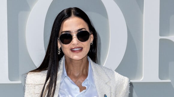 Défilé Dior : Demi Moore et Amanda Lear ravissantes jumelles de look, Baptiste Giabiconi élégant en cape