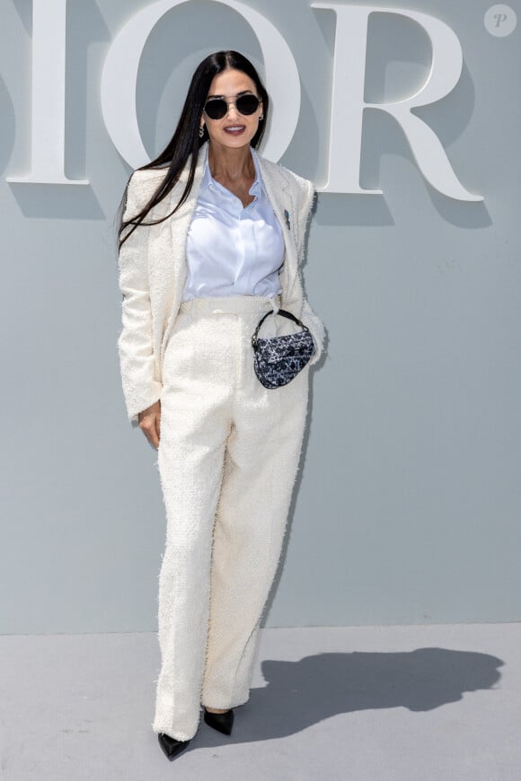 Demi Moore - Les célébrités au défilé Dior "Collection Homme Prêt-à-Porter Printemps/Eté 2024" lors de la Fashion Week de Paris (PFW), le 23 juin 2023. © Olivier Borde / Bestimage 