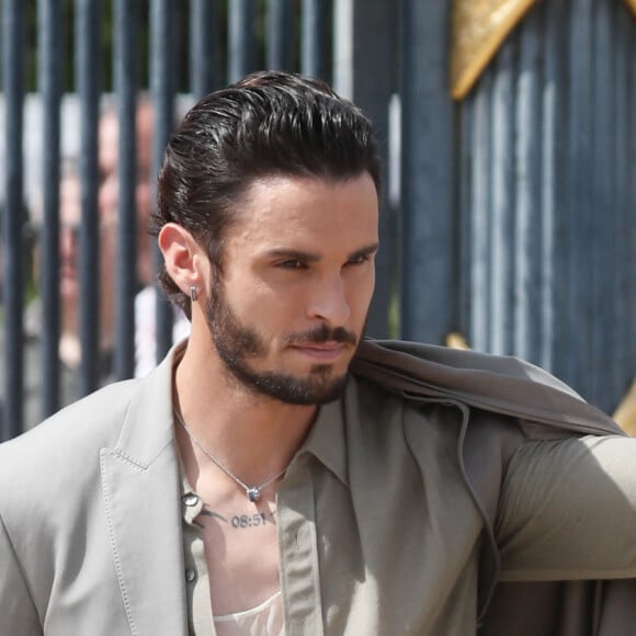 Baptiste Giabiconi - Les célébrités quittent le défilé Dior "Collection Homme Prêt-à-Porter Printemps/Eté 2024" lors de la Fashion Week de Paris (PFW), le 23 juin 2023. © Christophe Clovis / Bestimage 