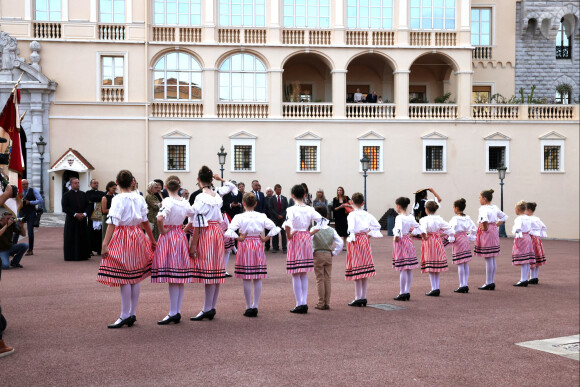 Le prince Albert II de Monaco, la princesse Charlene et leurs enfants, le prince héréditaire Jacques et la princesse Gabriella durant la célébration de la traditionnelle fête de la Saint Jean à Monaco le 23 juin 2023. © Claudia Albuquerque / Bestimage 