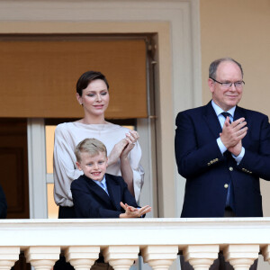 Le prince Albert II de Monaco, la princesse Charlene et leurs enfants, le prince héréditaire Jacques et la princesse Gabriella durant la célébration de la traditionnelle fête de la Saint Jean à Monaco le 23 juin 2023. © Claudia Albuquerque / Bestimage 