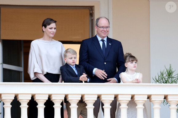 Le prince Albert II de Monaco, la princesse Charlene et leurs enfants, le prince héréditaire Jacques et la princesse Gabriella durant la célébration de la traditionnelle fête de la Saint Jean à Monaco le 23 juin 2023. © Claudia Albuquerque / Bestimage 