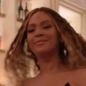 Beyonce fête ses Grammys avec son mari Jay Z.