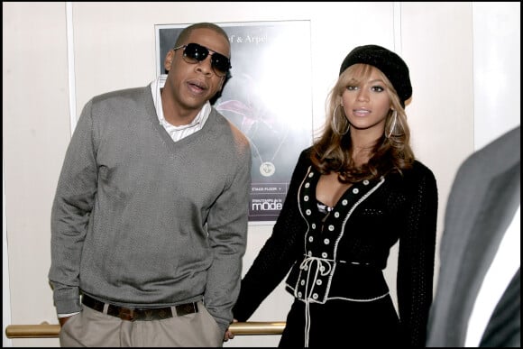 Beyonce et Jay-Z ont dévoilé des photos de leur déjeuner sur Instagram
Beyonce et Jay-Z à Paris en 2006