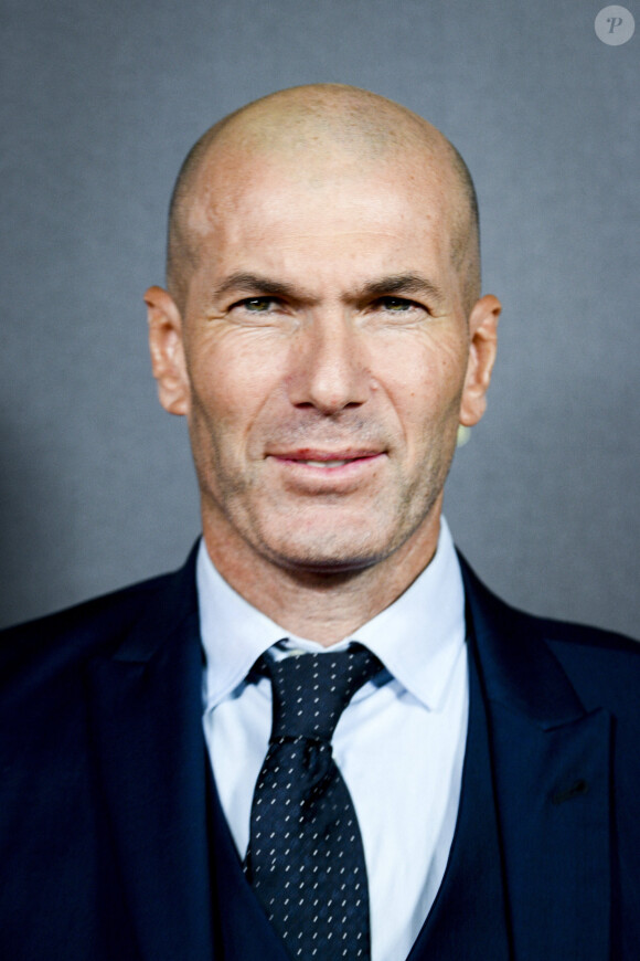 C'est Zinédine Zidane qui a envoyé ce fameux message à Bixente Lizarazu
Zinedine Zidane - Photocall de la 66ème cérémonie du Ballon d'Or au Théâtre du Chatelet à Paris le 17 octobre 2022. 