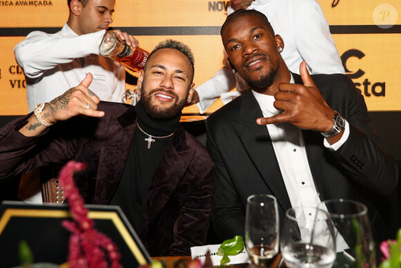 Neymar et Jimmy Butler à la soirée caritative au bénéfice de l'association de Neymar Jr. "l'Instituto Projeto", son institut pour les enfants défavorisés, à Sao Paulo.