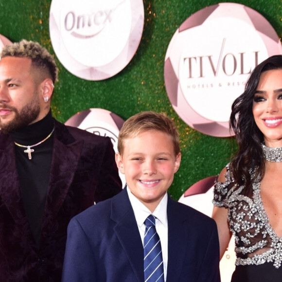 Accusé d'avoir été infidèle, il lui a adressé un long message d'excuses sur Instagram
 
Neymar, Davi Lucca et Bruna Biancardi à la soirée caritative au bénéfice de l'association de Neymar Jr. "l'Instituto Projeto", son institut pour les enfants défavorisés, à Sao Paulo.