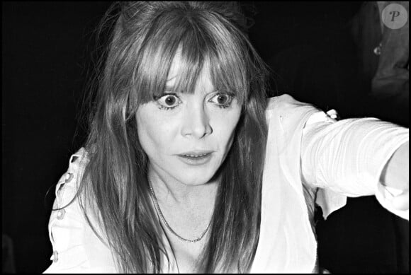 Mais en 1967, un drame survient : Françoise Dorléac meurt suite à un accident de la route.
Françoise Dorléac - Soeur de Catherine Deneuve sur une scène de théâtre