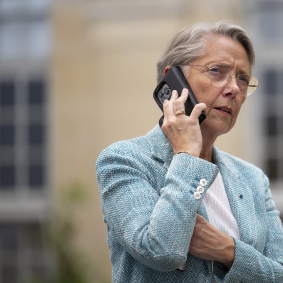Cette dernière a expliqué que sa maison d'édition allait faire appel.
La première ministre Elisabeth Borne anime la conclusion de l'événement de restitution des "Rencontres Jeunesse de Matignon" le 21 juin 2023. © Eliot Blondet / Pool / Bestimage 