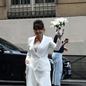 Valérie Perrin - Mariage de Claude Lelouch à la mairie du 18ème à Paris. Le 17 juin 2023
