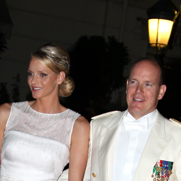 La prestigieuse maison Armani a aussi été choisie pour sa tenue lors de la soirée du mariage religieux
Soirée à l'occasion du mariage religieux du prince Albert II de Monaco et de la princesse Charlene en 2011