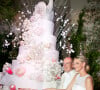 Le couple s'est uni civilement le 1er juillet 2011 puis religieusement le lendemain, avec des festivités dignes d'un conte de fée
Mariage religieux du prince Albert II de Monaco et de la princesse Charlene en 2011