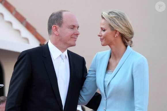 Albert et Charlene de Monaco célèbrent leur 12e anniversaire de mariage, l'Instagram du palais princier a dévoilé une tendre photo pour l'occasion
Mariage civil du prince Albert II et de Charlene de Monaco