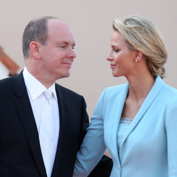 Albert et Charlene de Monaco célèbrent leur 12e anniversaire de mariage, l'Instagram du palais princier a dévoilé une tendre photo pour l'occasion
Mariage civil du prince Albert II et de Charlene de Monaco