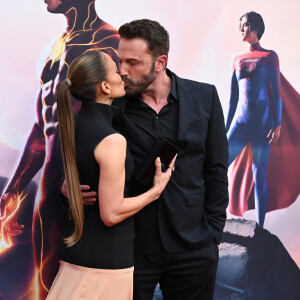 Jennifer Lopez et Ben Affleck à la première du film "The Flash" à Los Angeles, le 12 juin 2023. 