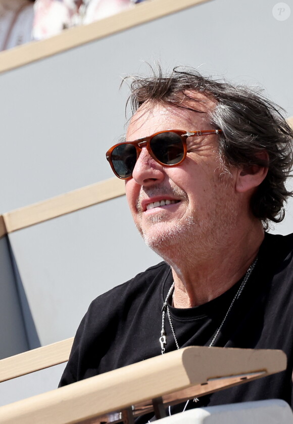 Jean-Luc Reichmann - Célébrités dans les tribunes des Internationaux de France de tennis de Roland Garros 2023 le 6 juin 2023. © Jacovides-Moreau/Bestimage