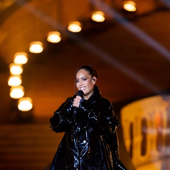 Exclusif - Amel Bent - Enregistrement de l'émission "La grande soirée du 31 à Fontainebleau" au Château de Fontainebleau, diffusée le 31 décembre sur France 2 © Tiziano Da Silva-Cyril Moreau / Bestimage