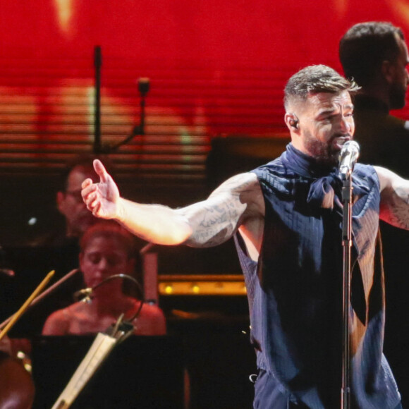 Ricky Martin en concert avec un orchestre symphonique au stade Velez Sarsfield à Buenos Aires. Le 2 mars 2022