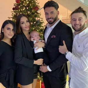 Nabilla et Thomas Vergara entourés de Camélia et Tarek pour les fêtes de Noël - Instagram