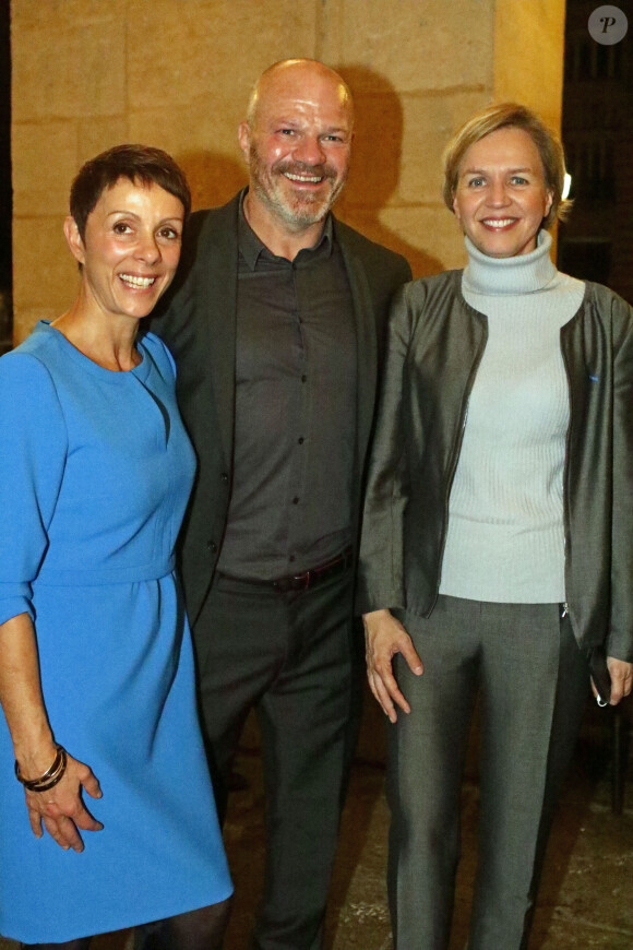 Dominique et son mari Philippe Etchebest avec Virginie Calmels (Adjointe au Maire de Bordeaux et Tête de liste " les Républicains " aux élections Régionale) - Le chef Bordelais Philippe Etchebest inaugure son restaurant "Le 4ème mur" en présence de Alain Juppé sous les galeries de l'opera de Bordeaux, en face du restaurant de son concurrent Gordon Ramsay le 5 octobre 2015. A cette occasion il a reçu Alain Juppé, maire de la ville, et lui a fait decouvrir les coulisses de son restaurant .