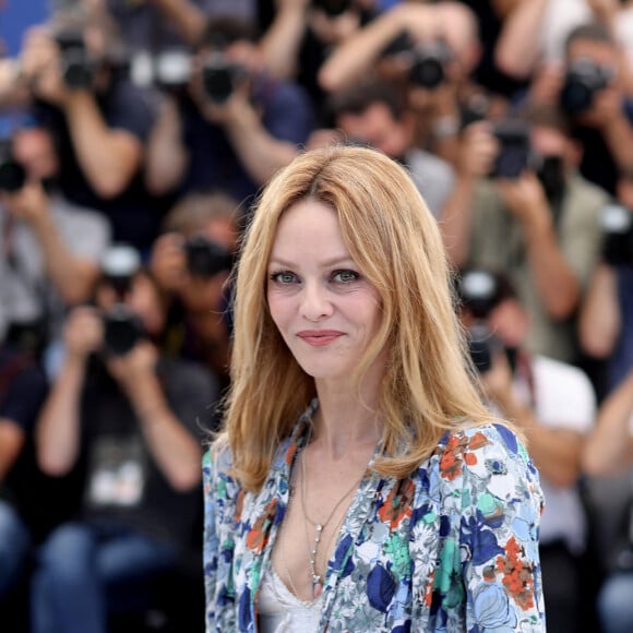 Vanessa Paradis au photocall du film Cette musique ne joue pour personne (Cannes première) lors du 74ème festival international du film de Cannes le 10 juillet 2021 © Borde / Jacovides / Moreau / Bestimage 