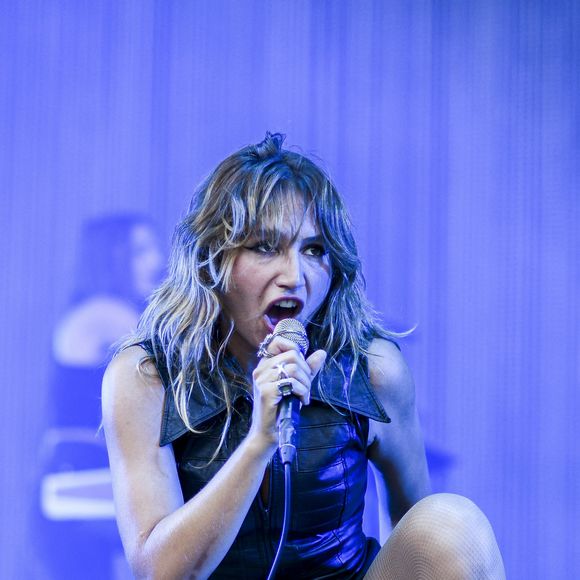 Izia en concert lors du festival "Rock en Seine" (25 - 28 août 2022) au parc de Saint-Cloud, le 27 août 2022. © Pierre Perusseau / Bestimage 