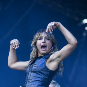 Izia en concert lors du festival "Rock en Seine" (25 - 28 août 2022) au parc de Saint-Cloud, le 27 août 2022. © Pierre Perusseau / Bestimage 