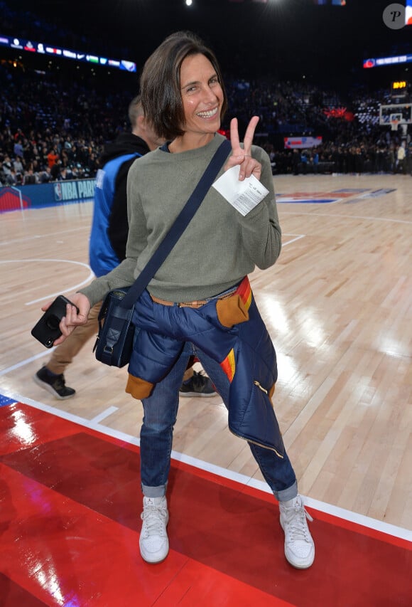 Alessandra Sublet au match de NBA Game Paris 2020 entre les Bucks de Milwaukee et les Charlotte Hornet à l'AccorHotels Arena à Paris le 24 janvier 2020. © Veeren / Bestimage 