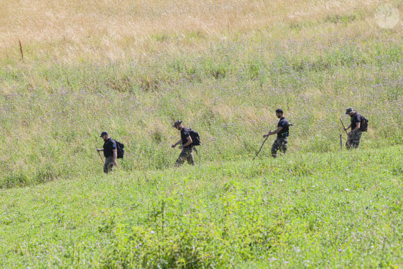 Et le village dans le "chaos"
Les gendarmes en pleines recherches au Vernet.