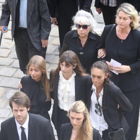 Victor, Alessandro avec sa compagne Meline, Stella, Annabelle, Elodie Constantin et Luana lors de la cérémonie d’hommage national à Jean-Paul Belmondo à l’Hôtel des Invalides à Paris, France, le 9 septembre 2021. © Dominique Jacovides/Bestimage  Ceremony of national tribute to French actor Jean-Paul Belmondo at the Hotel des Invalides in Paris, France, on September 9, 2021