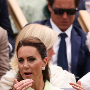 Kate Middleton, Billie Jean King - Kate Middleton, princesse de Galles, assiste à la finale du tournoi de Wimbledon remportée par Marketa Vondrousova contre Ons Jabeur. La princesse s'est montrée très touchée par les larmes de la Tunisienne. Londres, 15 juillet 2023.
