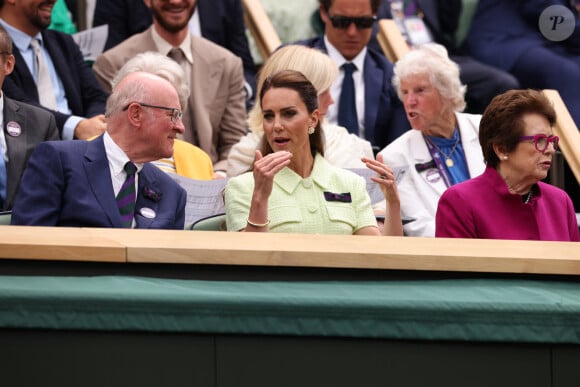 Kate Middleton, Billie Jean King - Kate Middleton, princesse de Galles, assiste à la finale du tournoi de Wimbledon remportée par Marketa Vondrousova contre Ons Jabeur. La princesse s'est montrée très touchée par les larmes de la Tunisienne. Londres, 15 juillet 2023.