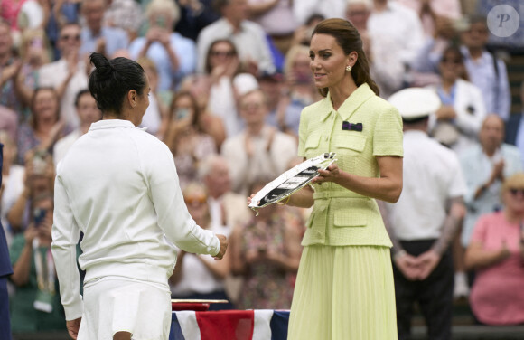 Kate Middleton - Kate Middleton, princesse de Galles, assiste à la finale du tournoi de Wimbledon remportée par Marketa Vondrousova contre Ons Jabeur. La princesse s'est montrée très touchée par les larmes de la Tunisienne. Londres, 15 juillet 2023. Photo by Peter van den Berg/Avalon/ABACAPRESS.COM