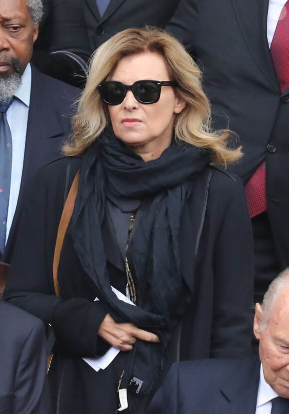 Valérie Trierweiler - Sorties des obsèques de l’ancien président de la République Jacques Chirac en l’église Saint-Sulpice à Paris. Le 30 septembre 2019 © Dominique Jacovides / Bestimage  People leaving the church of Saint-Sulpice for the funeral of the former french President of the Republic Jacques Chirac in Paris. On September 30th 2019 